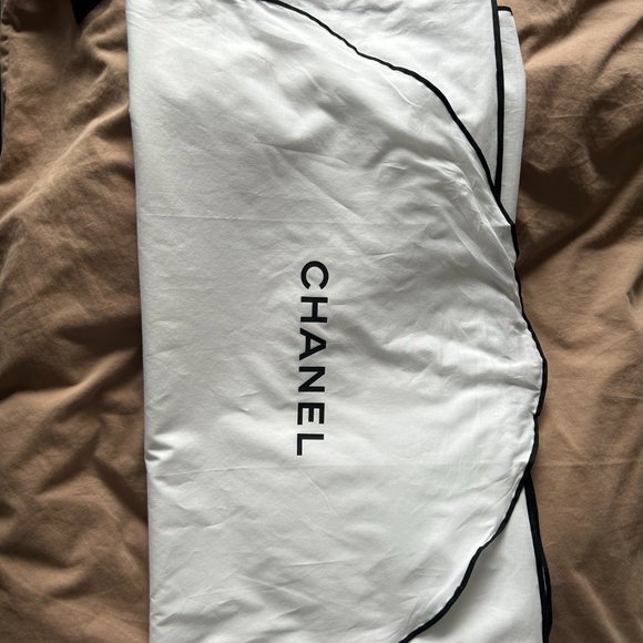 Authentic CHANEL Fabric Dust Bag - Premium Protection for Your Luxuries - Picture 7 of 8